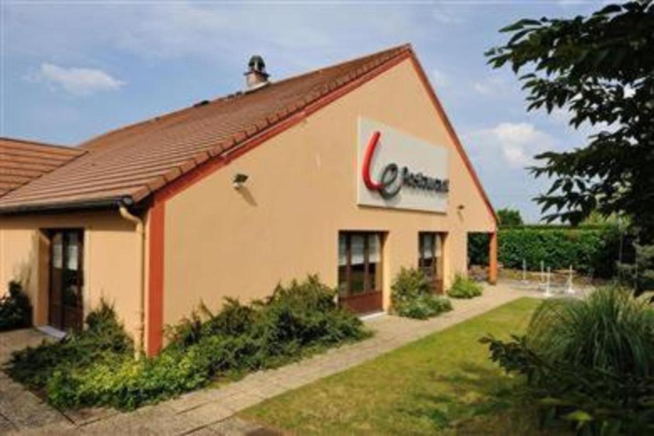 Campanile Moulins Avermes Bagian luar foto